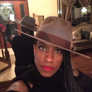 Meet your Posher, Nickole